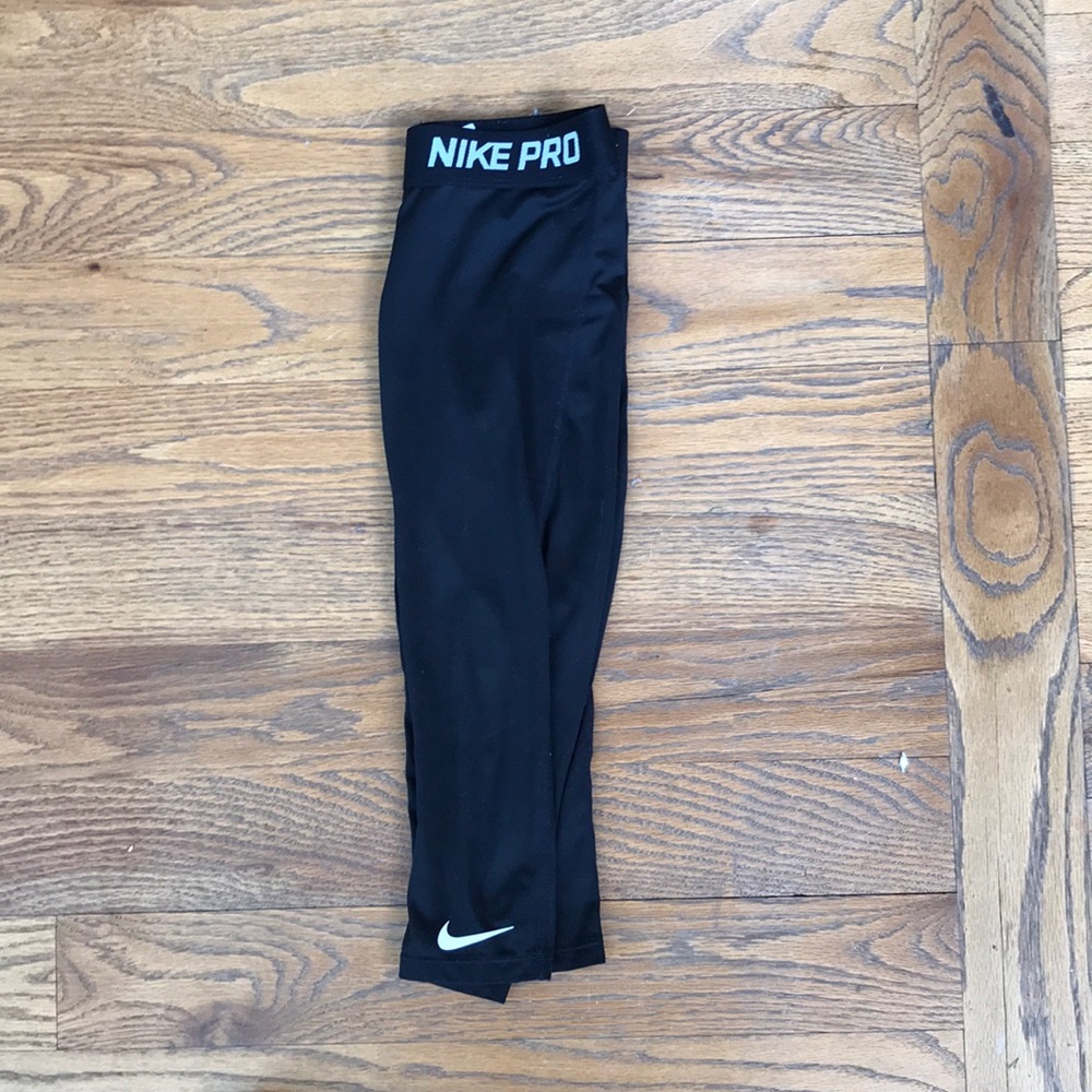 Girls nike pro leggings